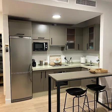 Lira Home, Centro Seville